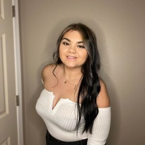 Meet your Posher, Selena